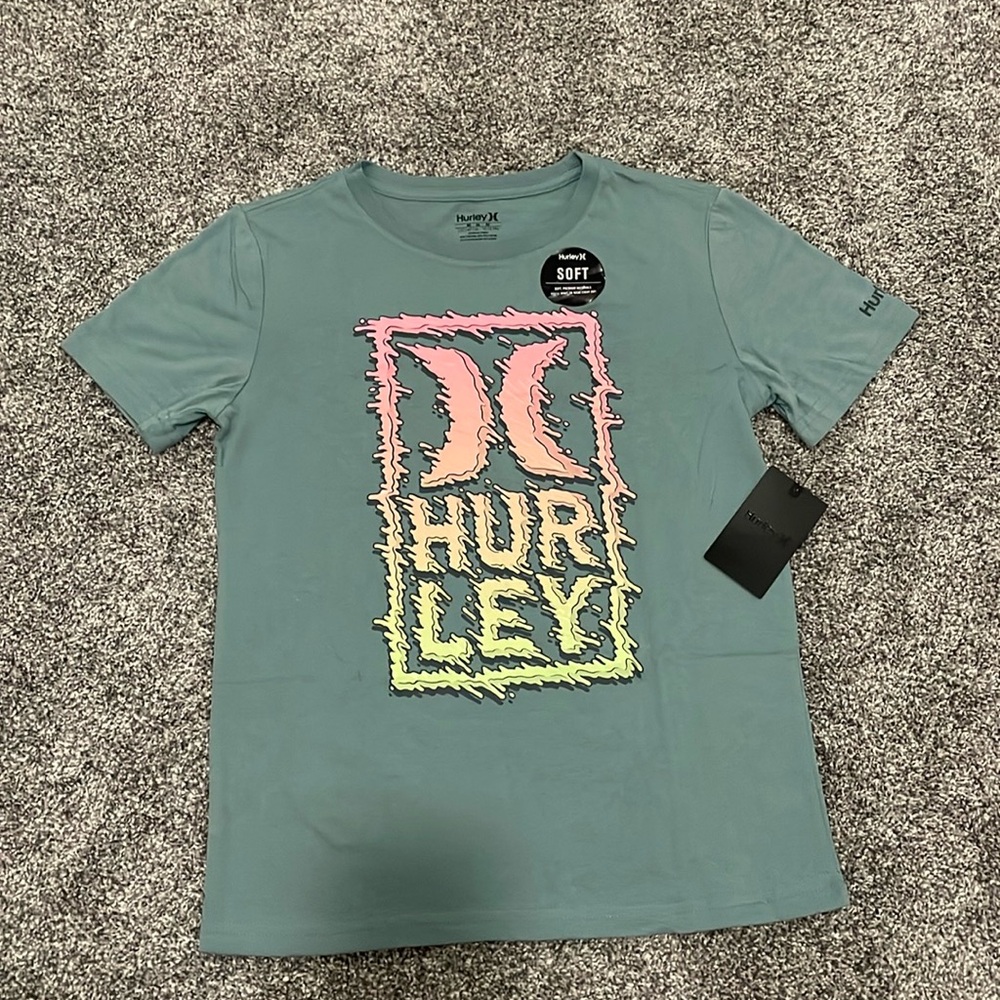 NEW! HURLEY T-SHIRT. SIZE MEDIUM (10-12 YRS). BOYS.